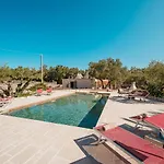 Private Trulli Retreat With Pool Near - Trulli Serena Villa