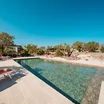 Private Trulli Retreat With Pool Near - Trulli Serena Villa Alberobello