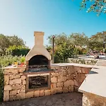 Private Trulli Retreat With Pool Near - Trulli Serena Villa