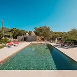 Private Trulli Retreat With Pool Near - Trulli Serena Villa *