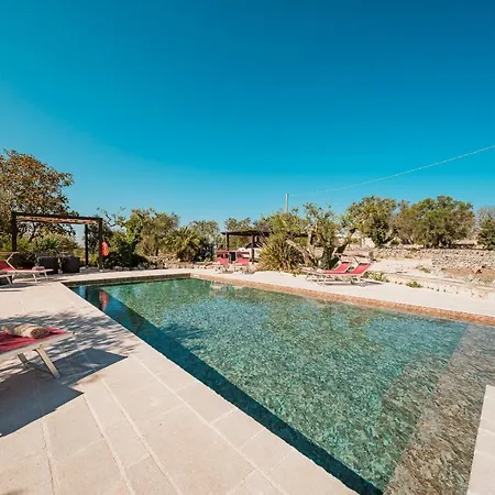 Private Trulli Retreat With Pool Near - Trulli Serena Villa Alberobello