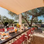 Vila Private Trulli Retreat With Pool Near - Trulli Serena Alberobello