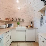 Private Trulli Retreat With Pool Near - Trulli Serena Alberobello
