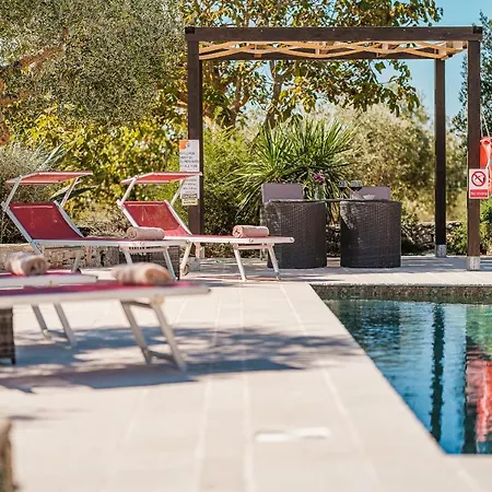 Private Trulli Retreat With Pool Near - Trulli Serena Villa