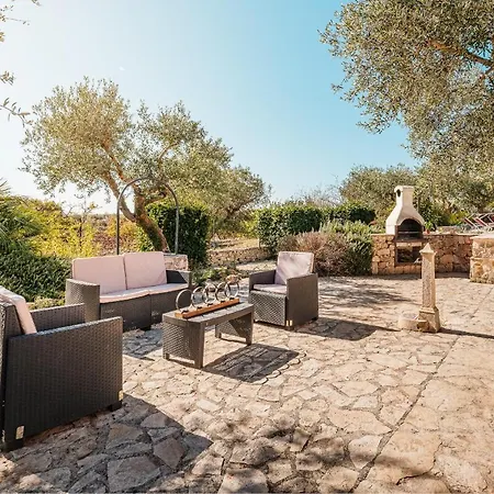 Private Trulli Retreat With Pool Near - Trulli Serena